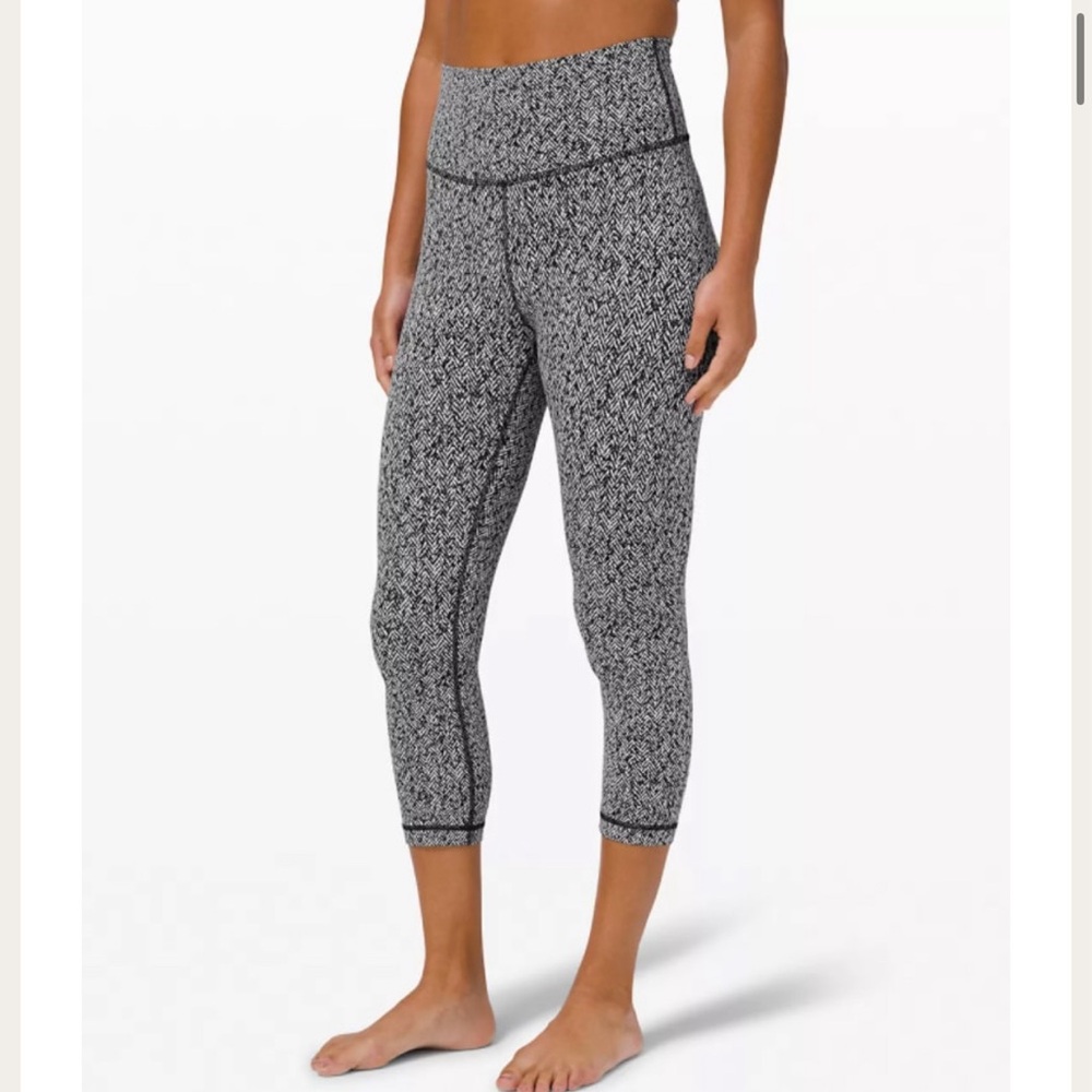 Lululemon Wunder Under 3/4 Leggings